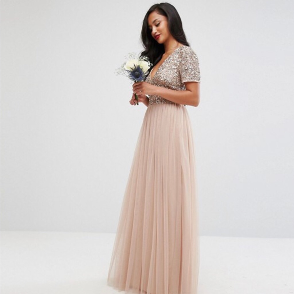 V Neck Maxi Tulle Dress w/ Tonal Delicate Sequins